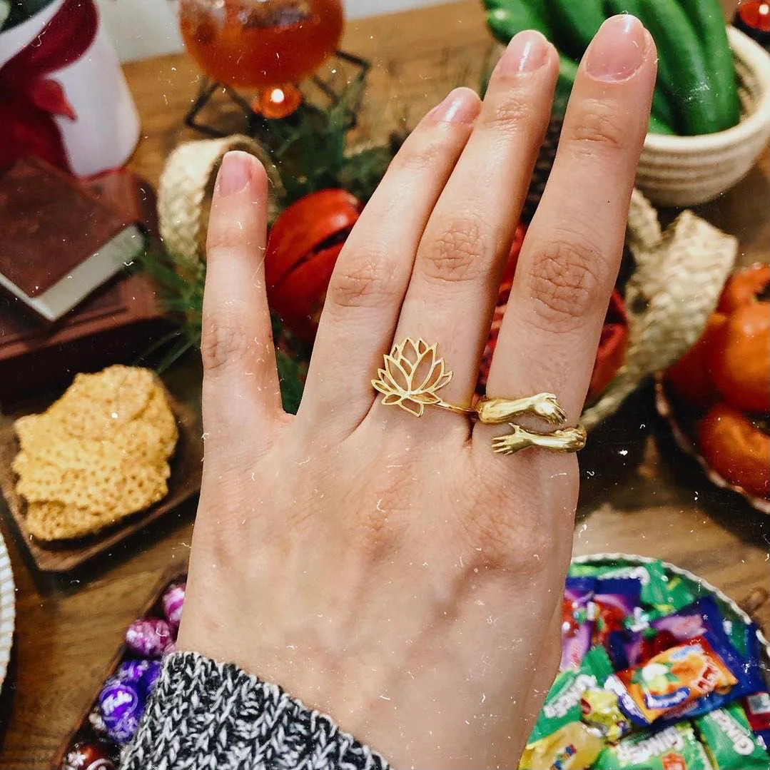 Couple Hug Ring Couple Hug Ring